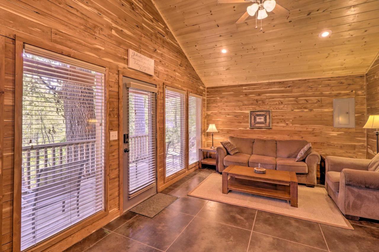 Heber Springs Cabin With Deck And River Views! Екстер'єр фото