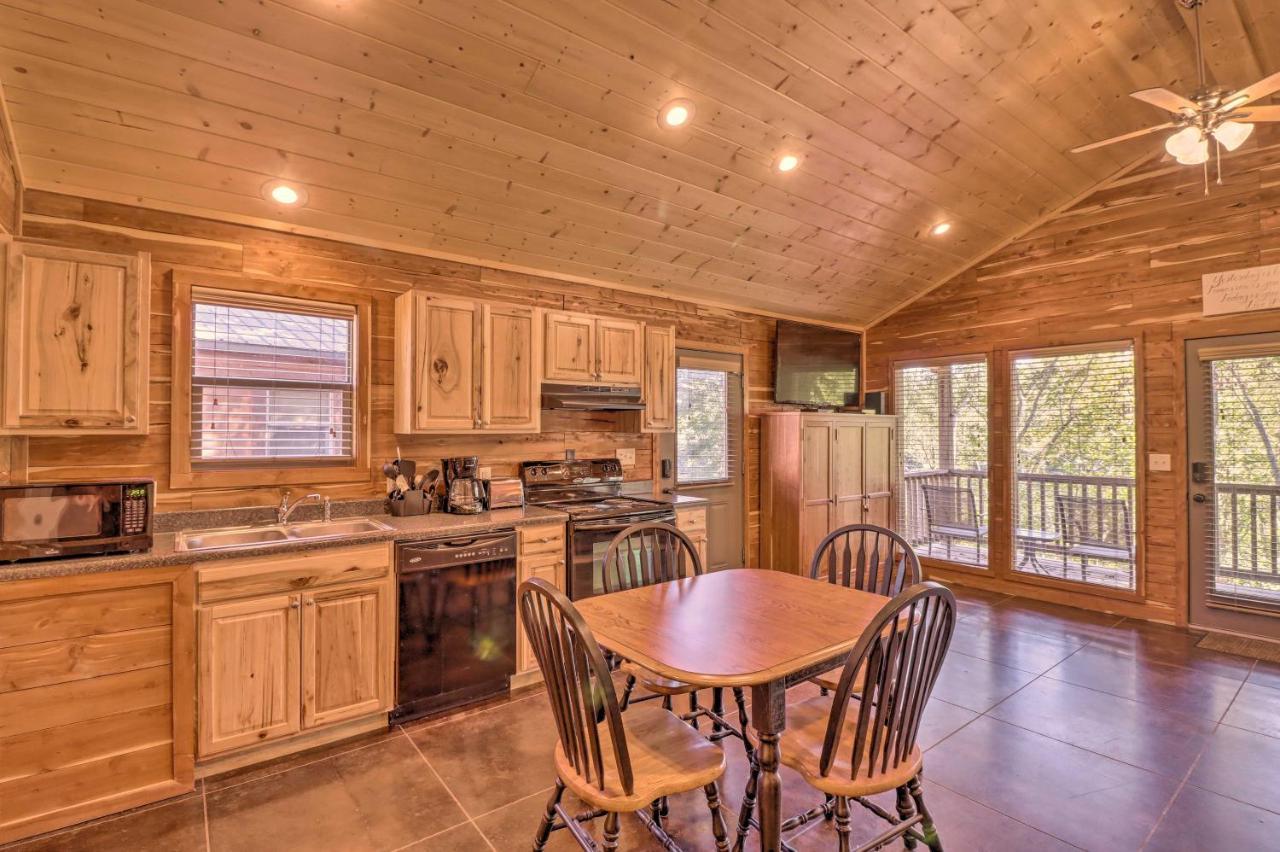 Heber Springs Cabin With Deck And River Views! Екстер'єр фото