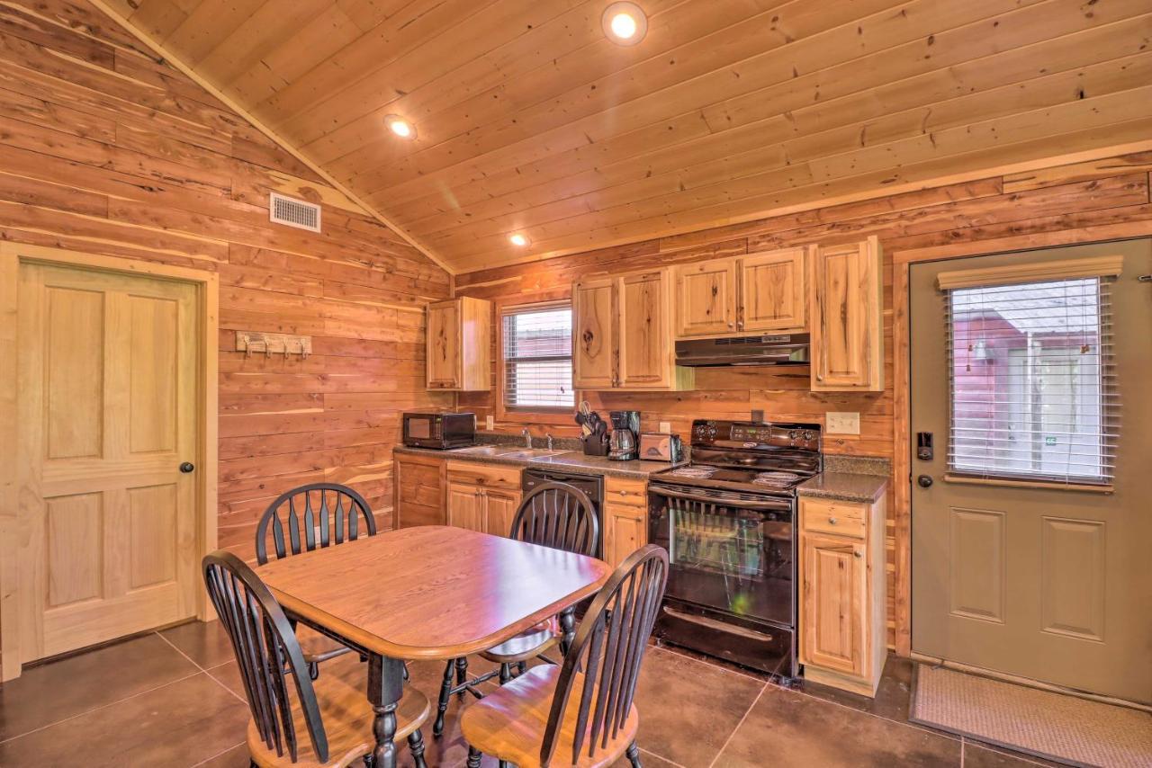 Heber Springs Cabin With Deck And River Views! Екстер'єр фото