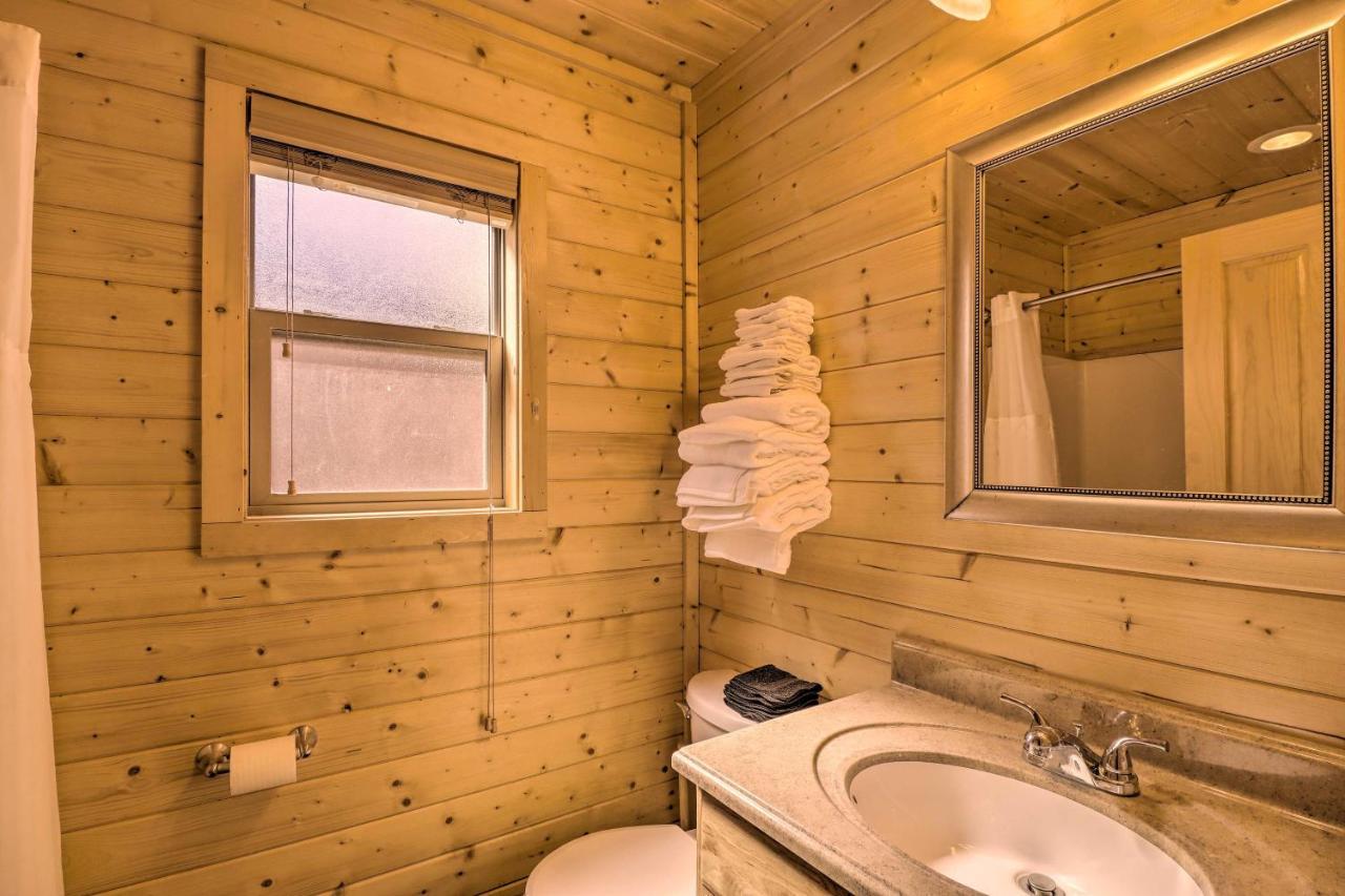 Heber Springs Cabin With Deck And River Views! Екстер'єр фото